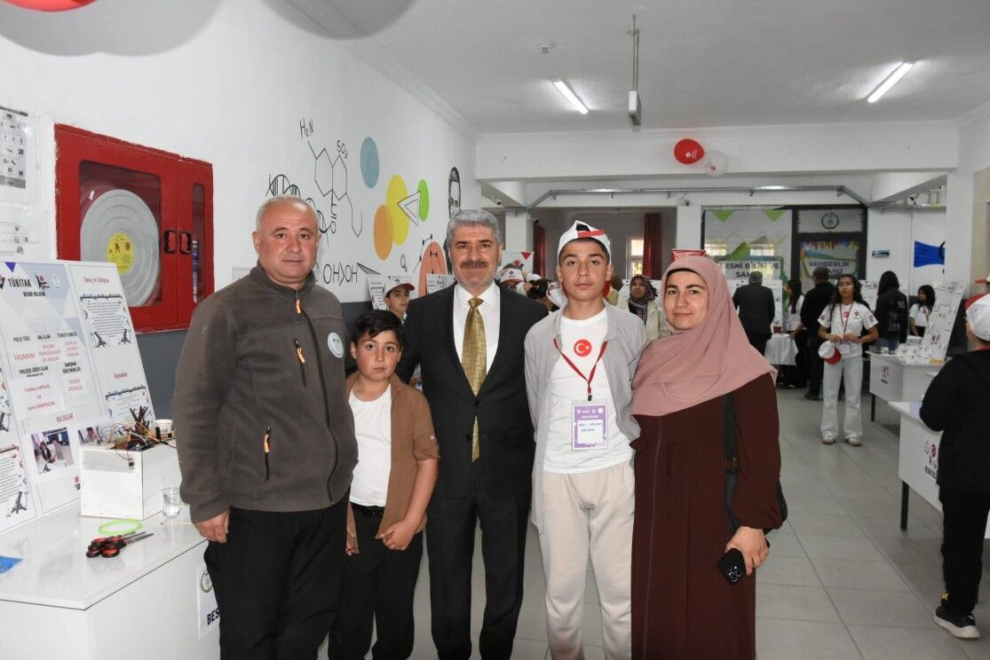 Besni’de Tübi̇tak Bilim Fuarına Yoğun İlgi1