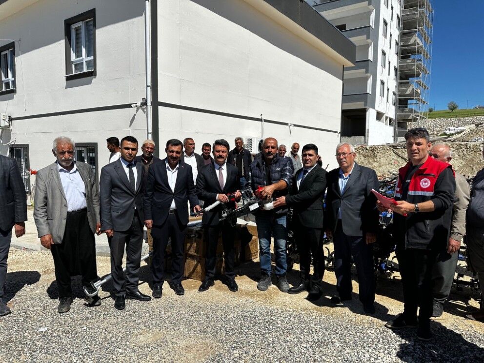 Besni’de Üreticilere Ekipman Desteği Sağlandı1-1