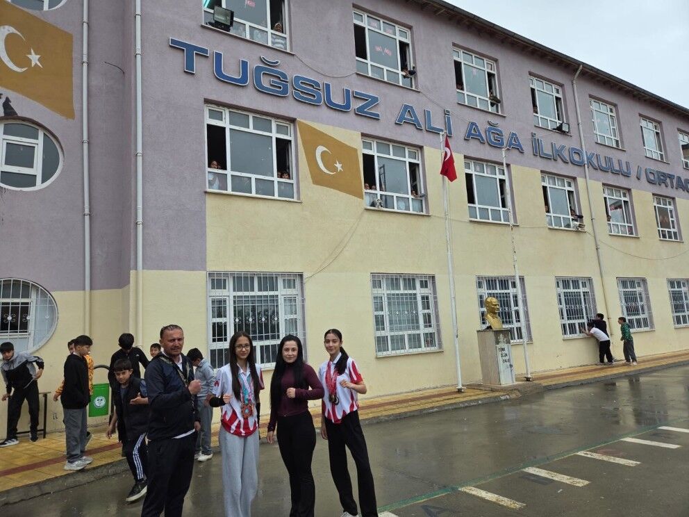 Besni’nin Başarılı Sporcuları Okullarında Gurur Yarattı2