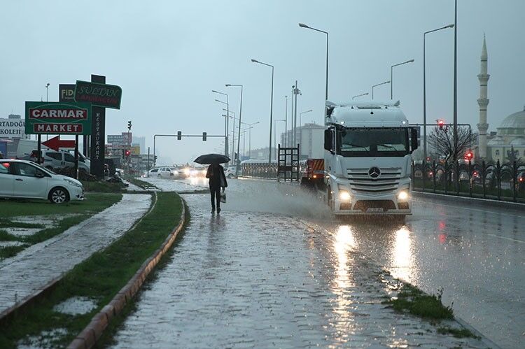 Birçok İl İçin Sağanak Alarmı Verildi1