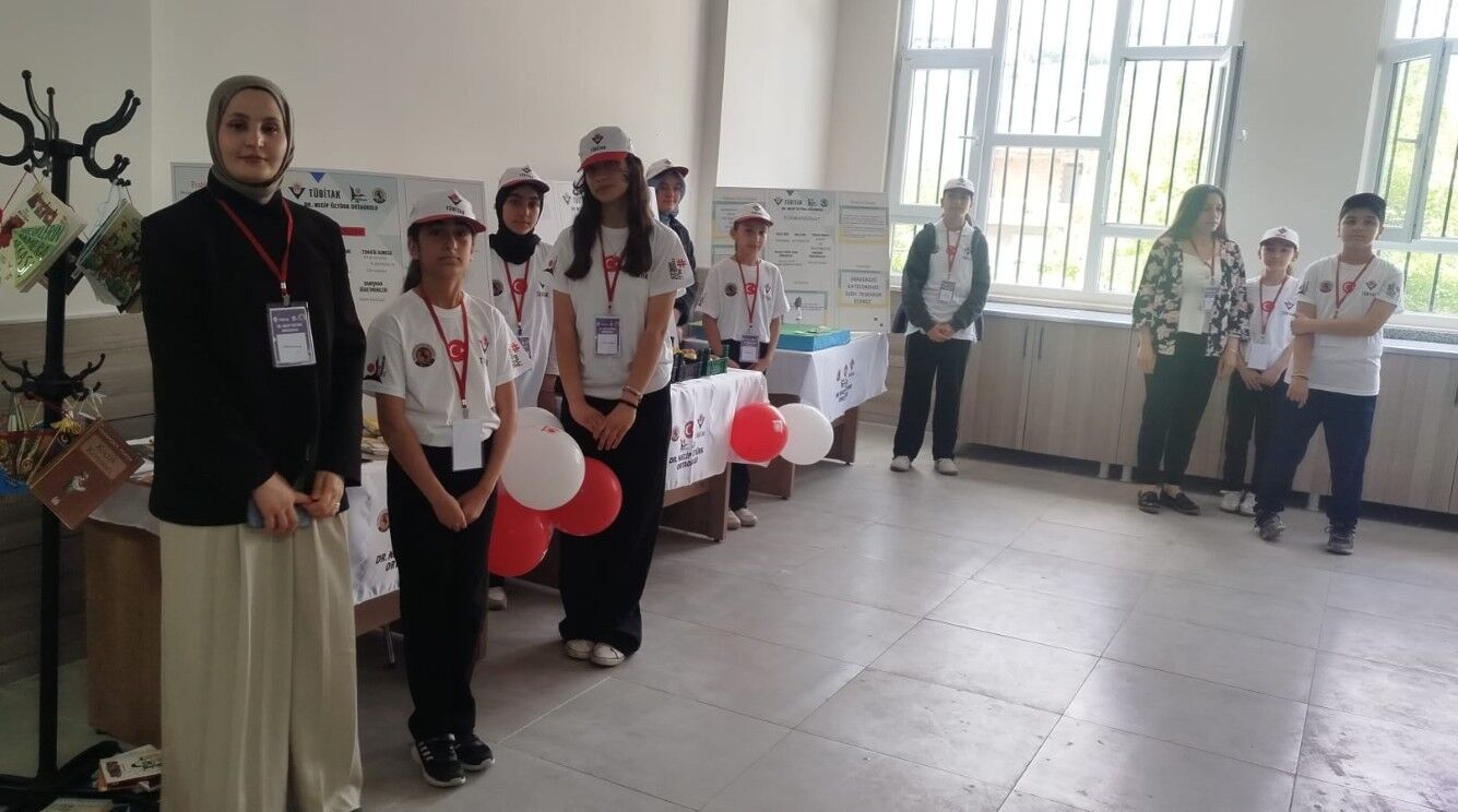 Dr. Necip Öztürk Ortaokulu Projeleri Sergiledi4