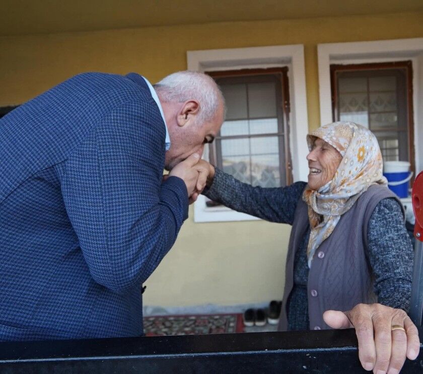 Özhan “Annelerimiz Hayatımızın Temelidir”-1
