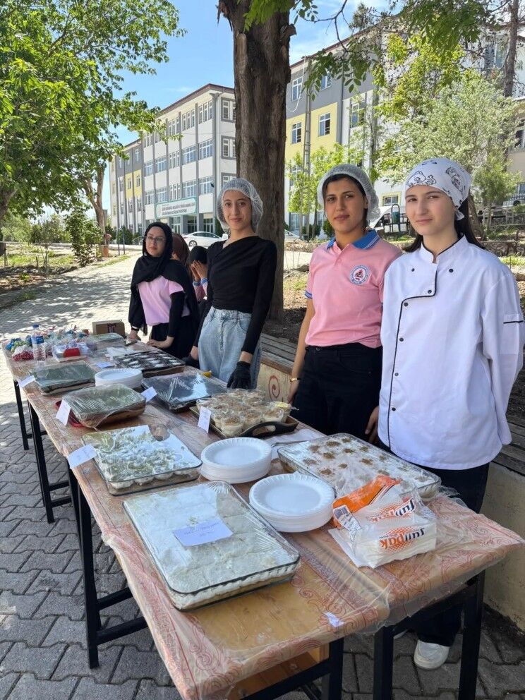 Servi Erdemoğlu Mtal’den Mehmetçik İçin Kermes4
