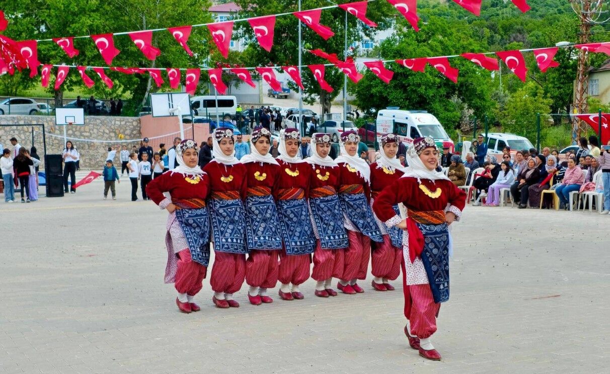 Tut’ta 19 Mayıs Coşkusu Stadyuma Sığmadı1