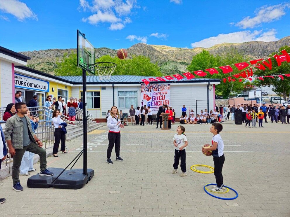 Tut’ta 19 Mayıs Coşkusu Stadyuma Sığmadı2