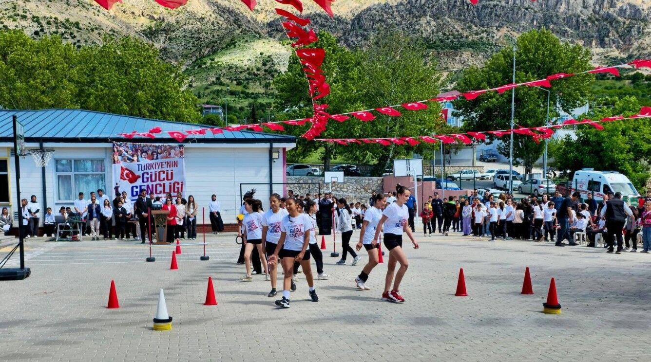 Tut’ta 19 Mayıs Coşkusu Stadyuma Sığmadı7