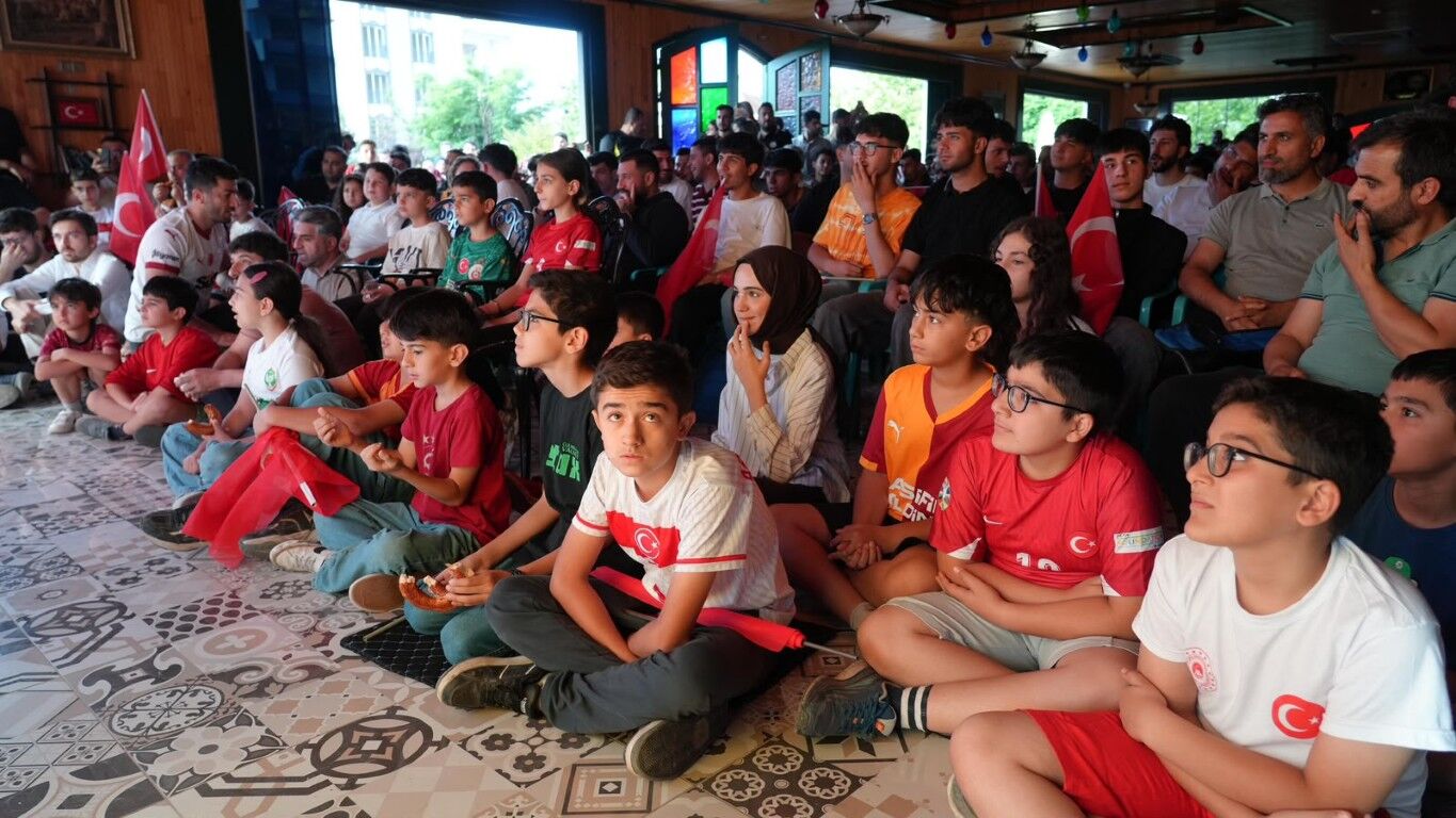 Adıyaman Milli Maç Dev Ekran (4) (Orta)