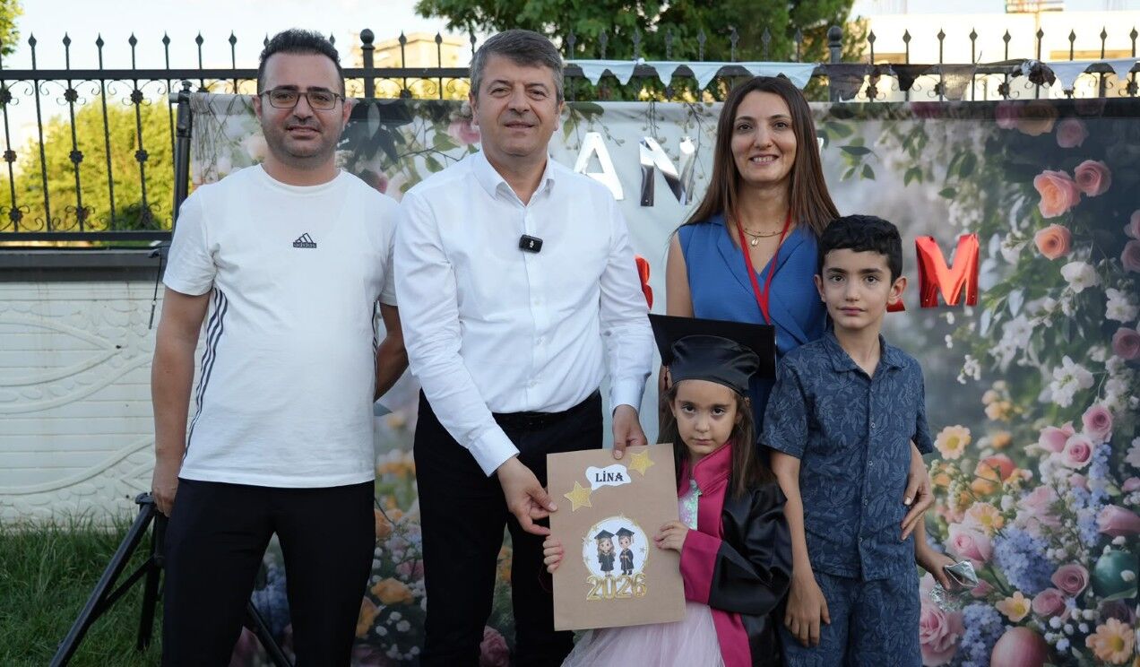 Adıyaman'da Minik Öğrencilerin Mezuniyet Sevinci2
