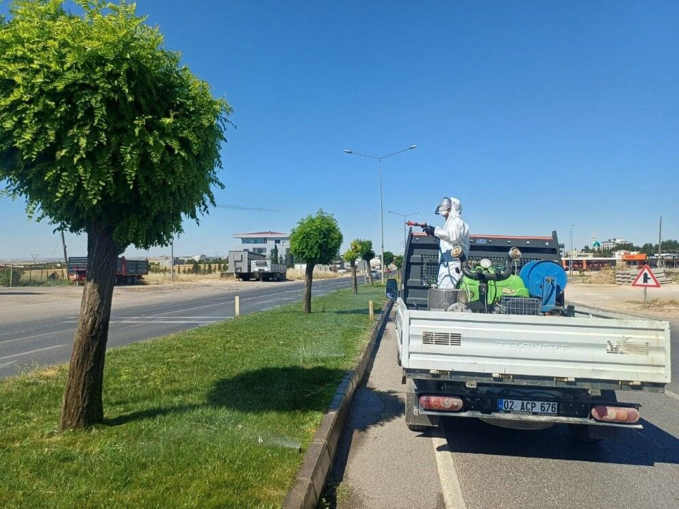 Adıyaman'da Park Ve Bahçelere Yaz Bakımı1