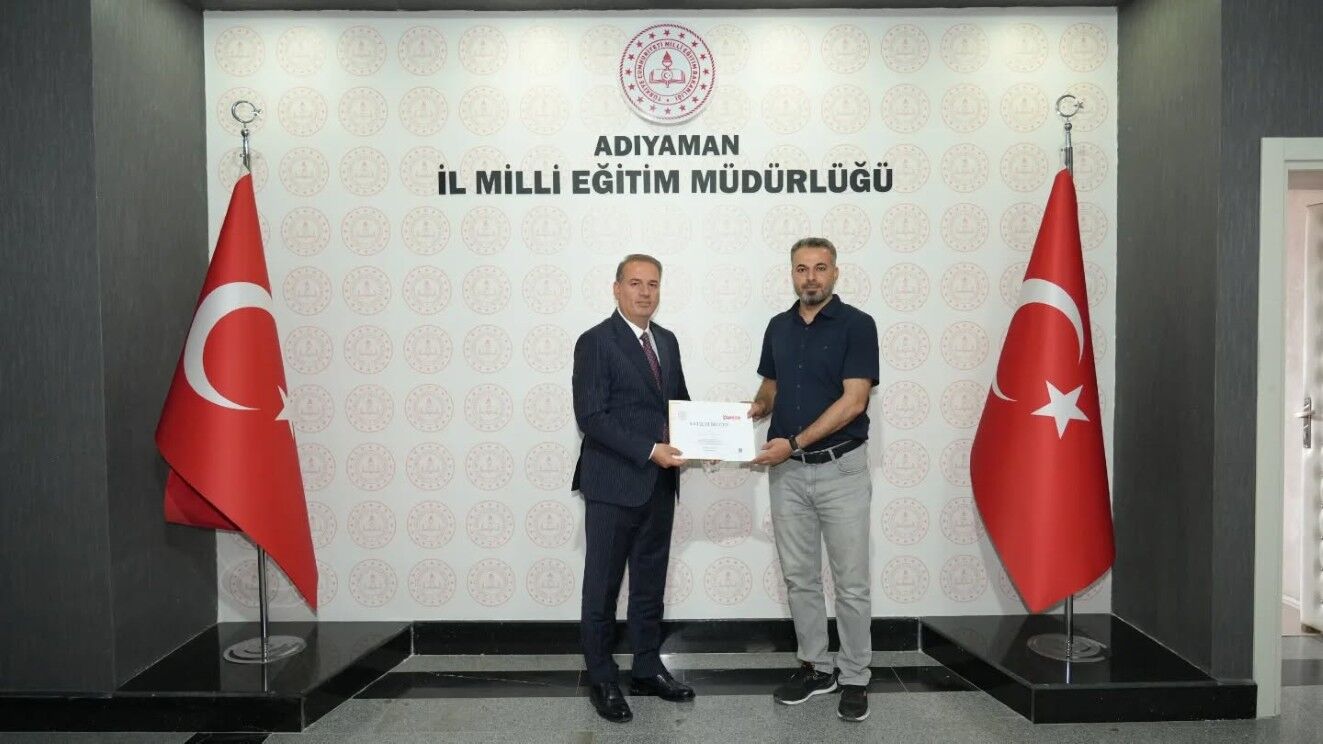 Adıyamanlı Öğretmenlere Katılım Belgesi Takdimi3