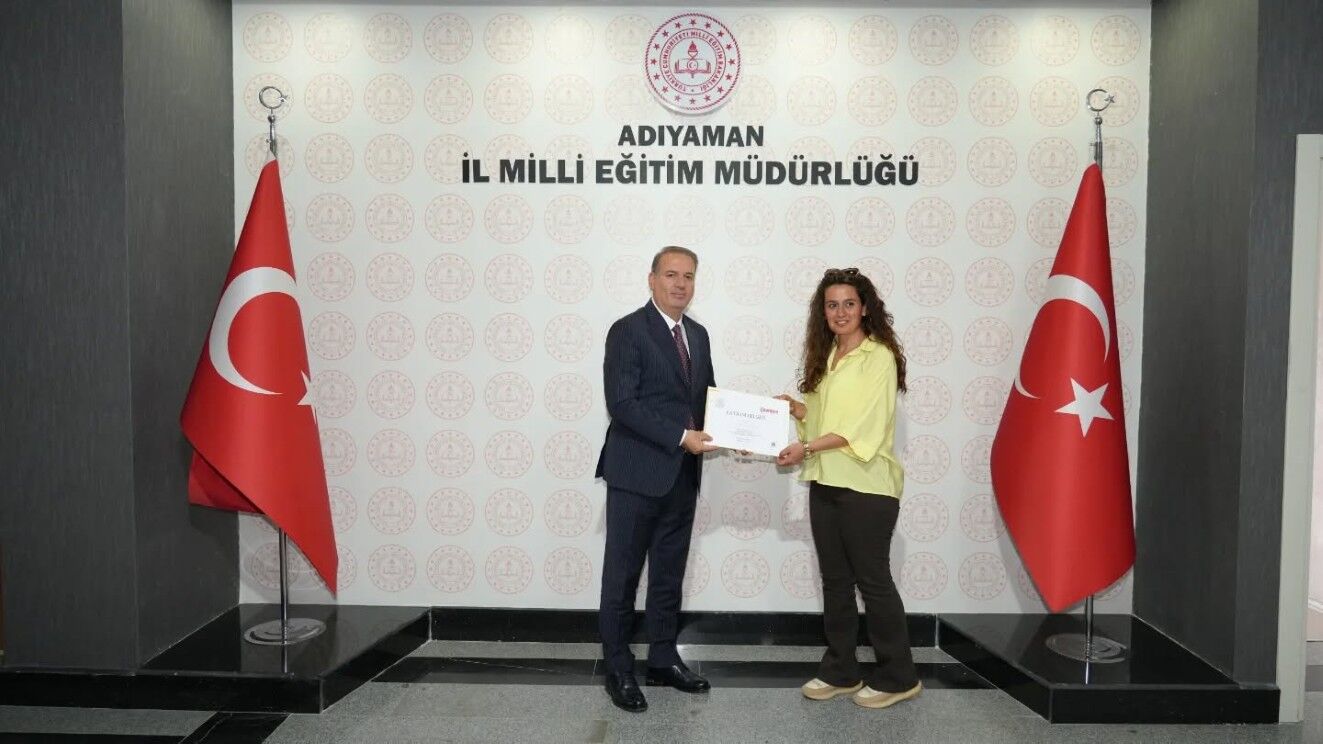 Adıyamanlı Öğretmenlere Katılım Belgesi Takdimi4