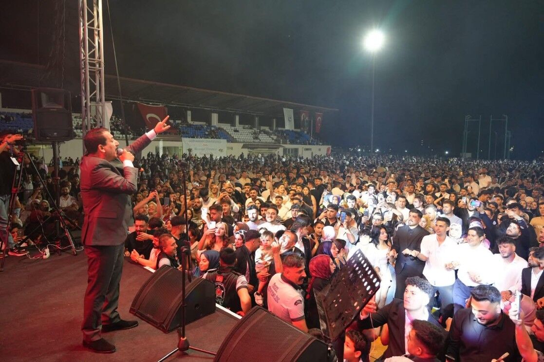 Adyü'de Mezuniyet Sevinci Konserle Taçlandı2