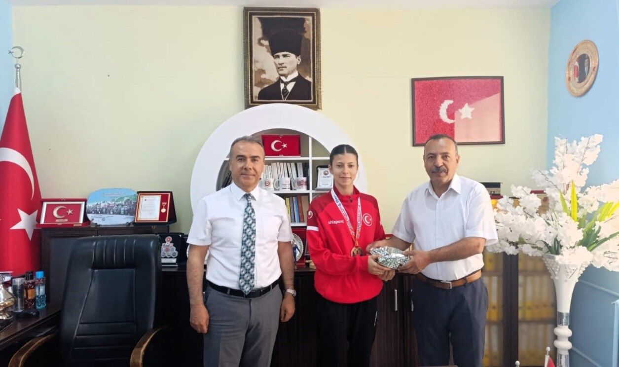 Berfin Polat Başarısını Milli Eğitimle Paylaştı1