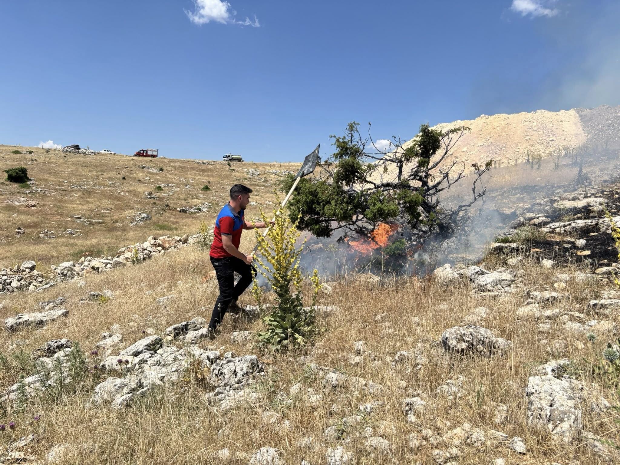 Besni Osb Bölgesindeki Yangın Söndürüldü (1)