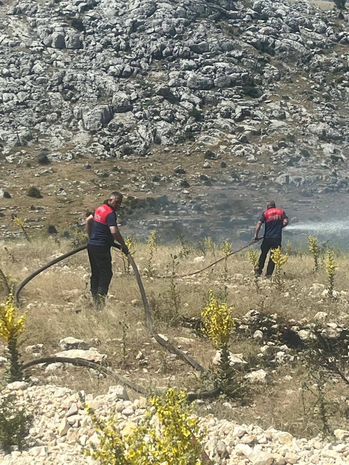 Besni Osb Bölgesindeki Yangın Söndürüldü (3)
