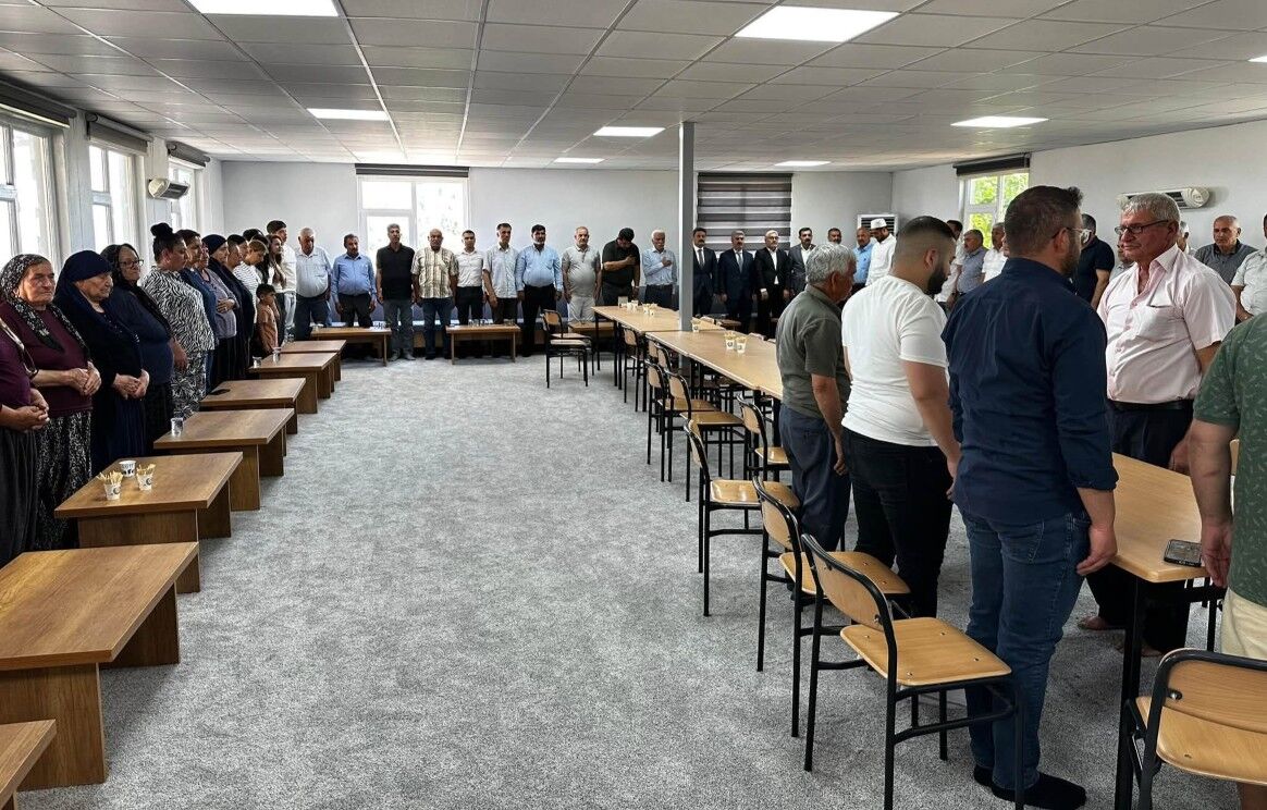 Besni Sarıçiçek'te Aşure Lokması Paylaşıldı1