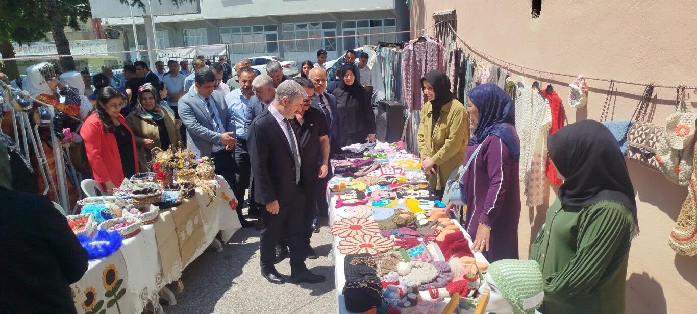 Besni'de Kursiyerlerin El Emeği Eserler Sergilendi4