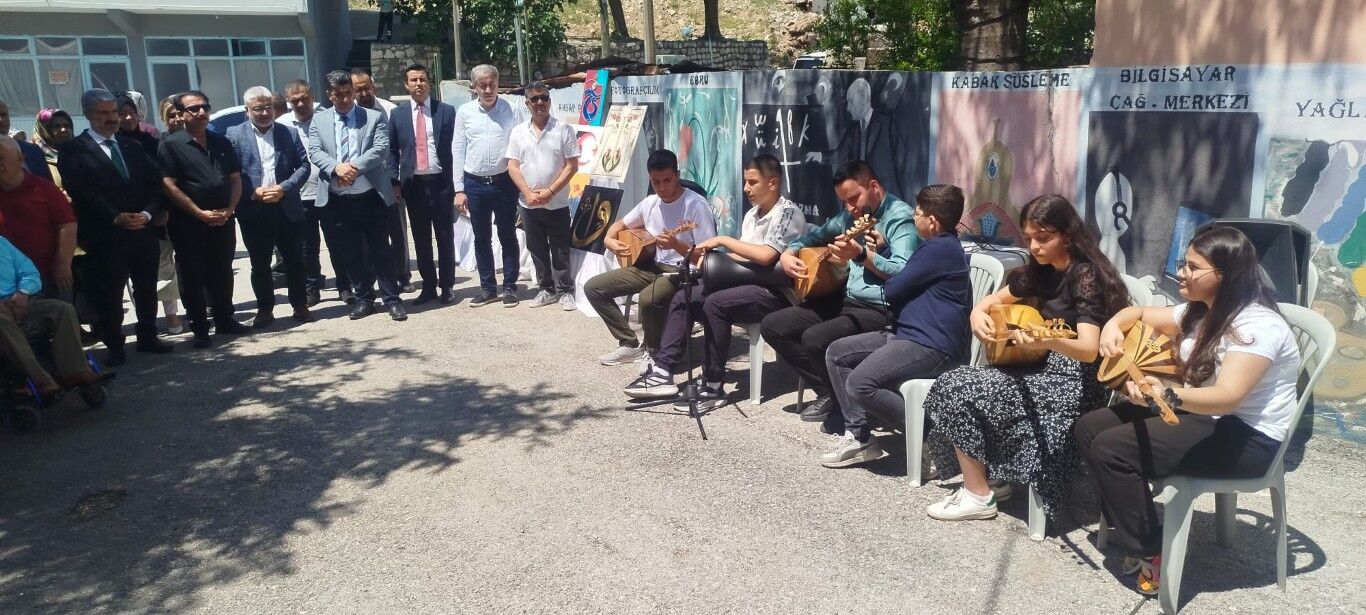 Besni'de Kursiyerlerin El Emeği Eserler Sergilendi5