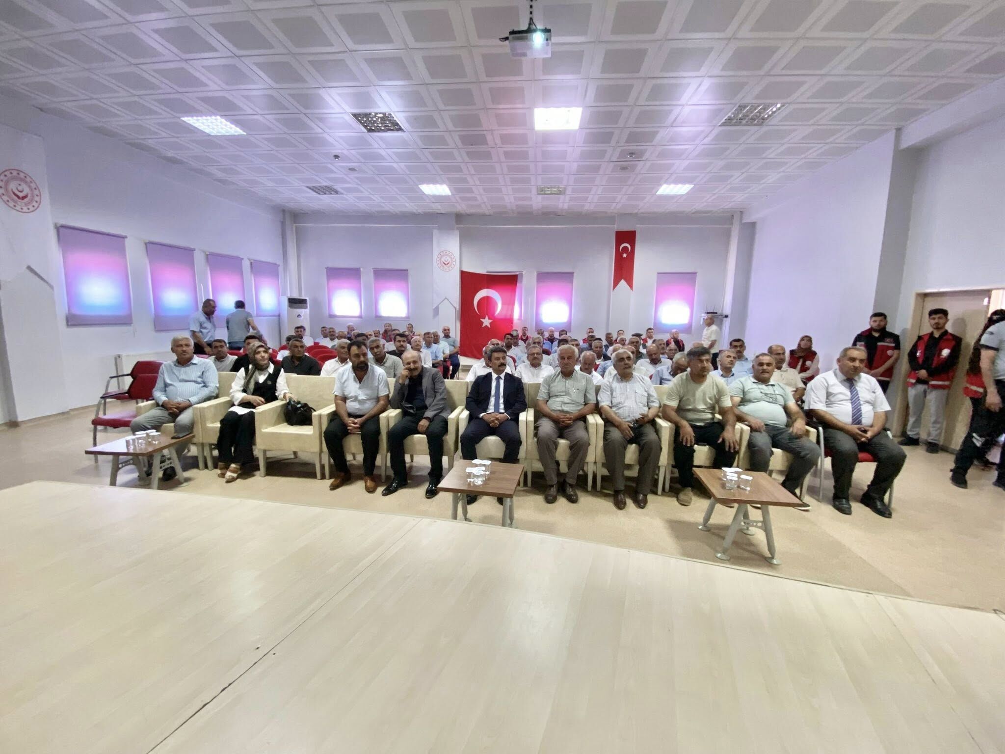 Besni'de Muhtarlara Destek Projeleri Tanıtıldı (1)