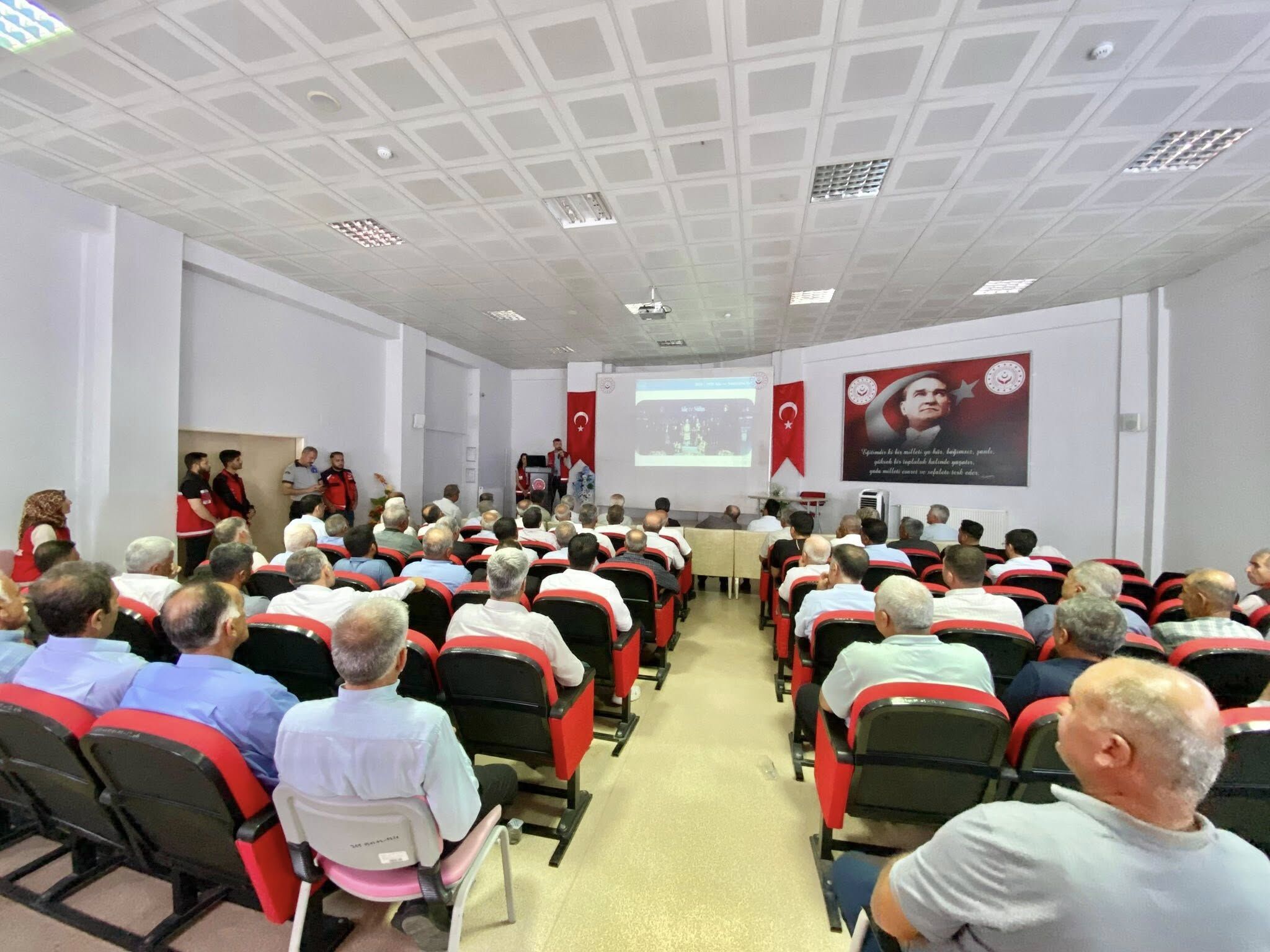 Besni'de Muhtarlara Destek Projeleri Tanıtıldı (2)