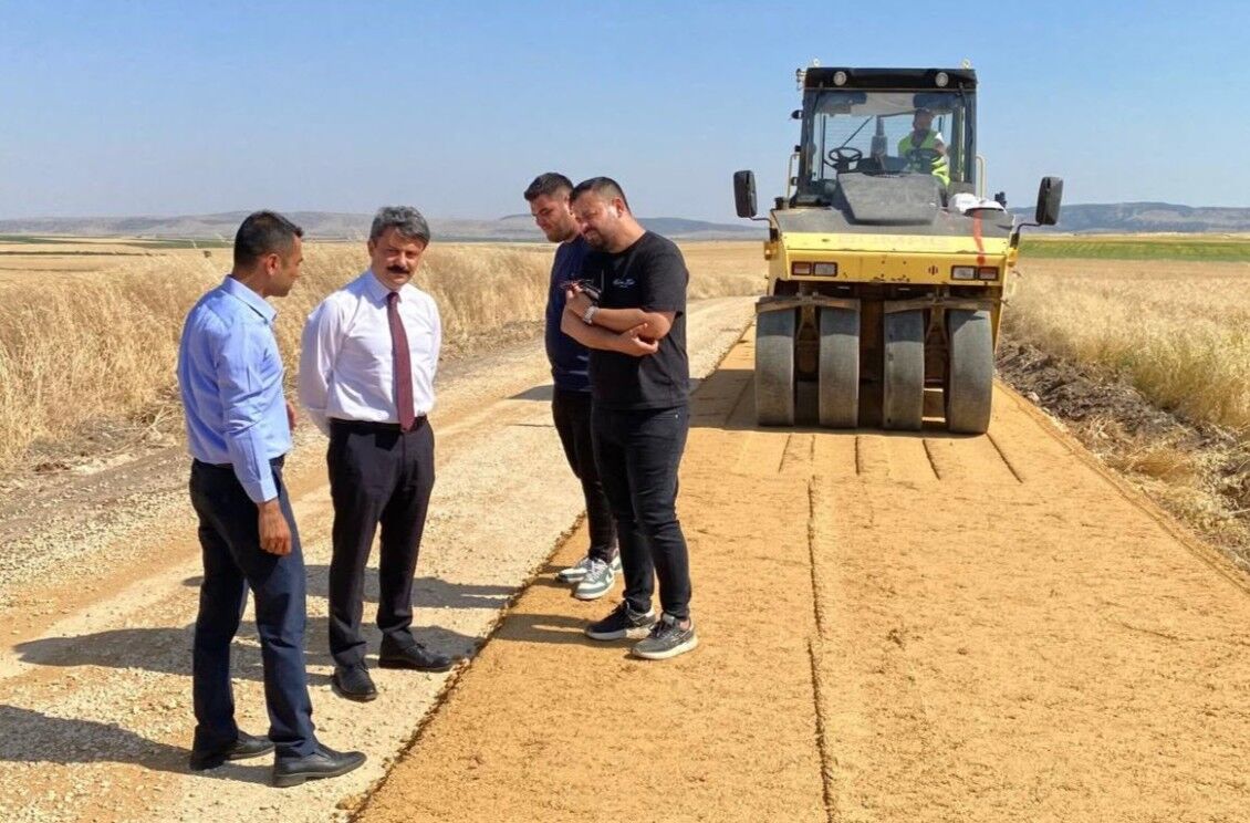 Besni'de Sıcak Asfalt Çalışmaları Sürüyor1