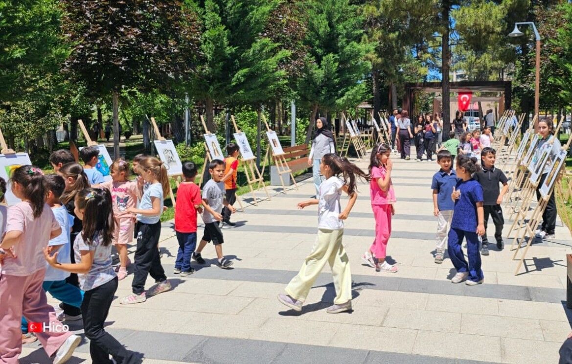Besnili Nisanur'dan İlk Kişisel Resim Sergisi3