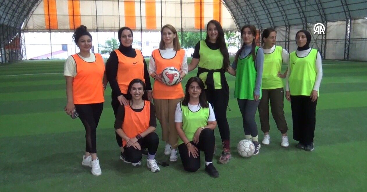 Çocukları Eşlerine Bırakıp Maç Yaptılar