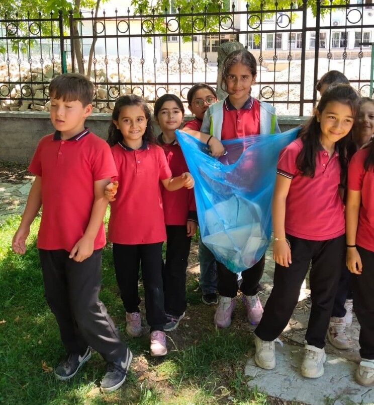 Gölbaşılı Öğrenciler Doğa İçin Temizlik Yaptı1