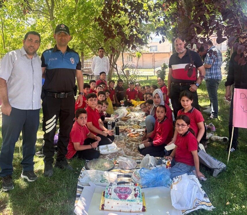 Gölbaşılı Öğrenciler Doğa İçin Temizlik Yaptı2