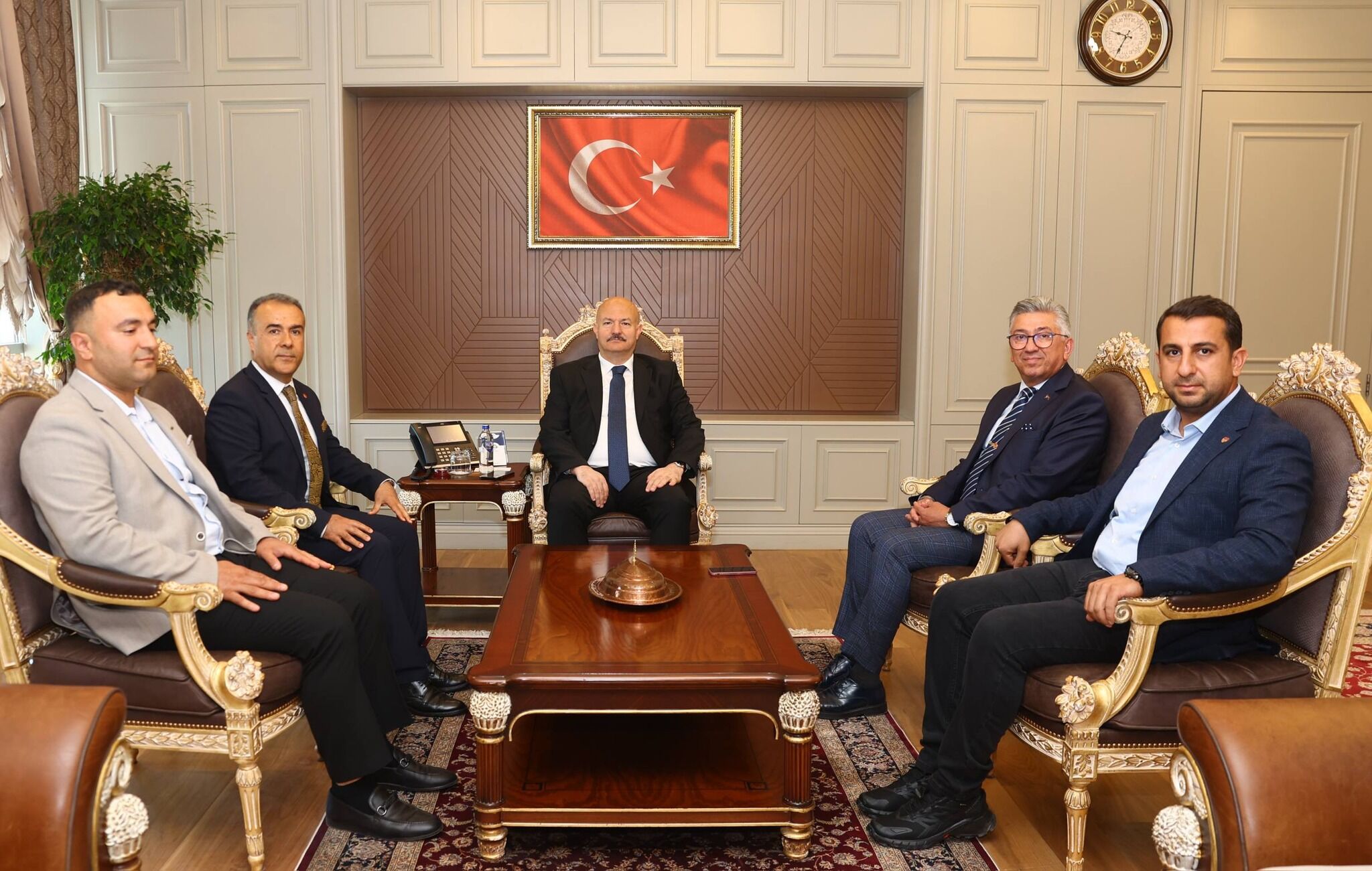 Hayırsever Ahmet Karakuş'a Altın Madalya Ve Beratı Takdim Edildi. (1)