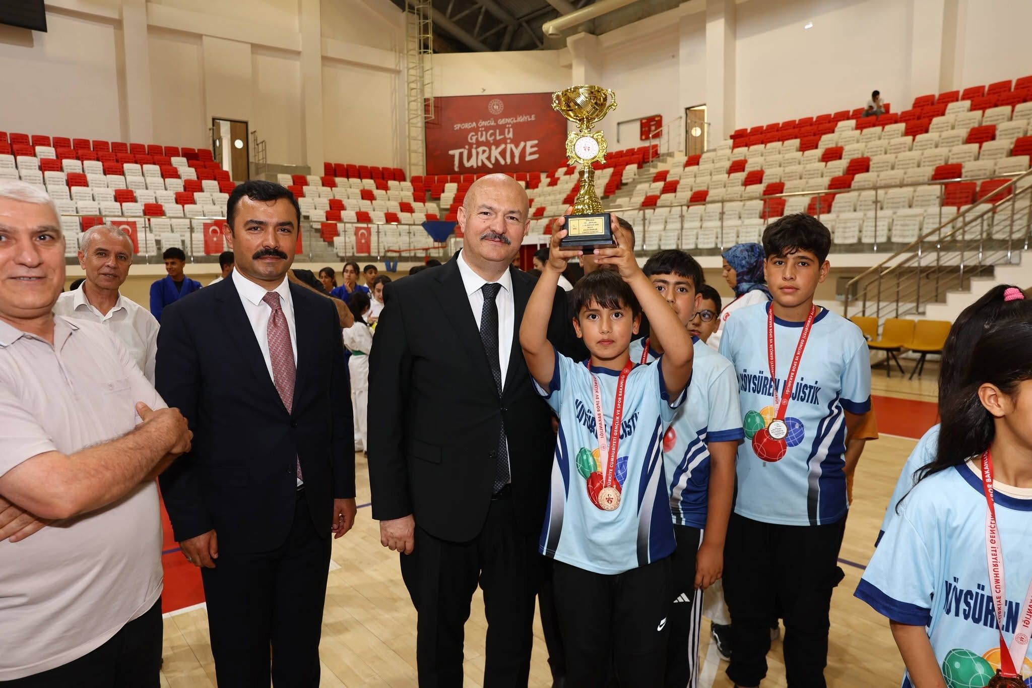 Kahta’ya Modern Spor Kompleksi Kazandırıldı (1)