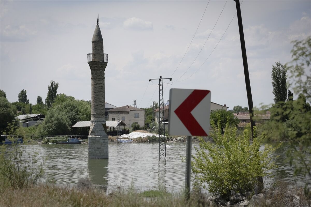 Karakaya Barajı'nda Su Seviyesi Yükseldi (2)