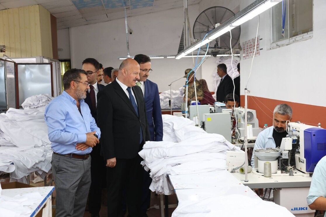 Sincik'teki Tekstil Yatırımını Vali Küçük İnceledi