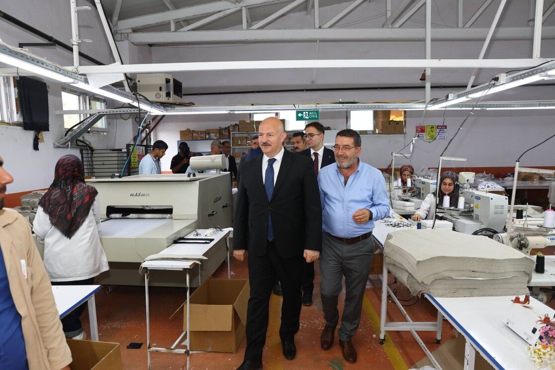 Sincik'teki Tekstil Yatırımını Vali Küçük İnceledi1