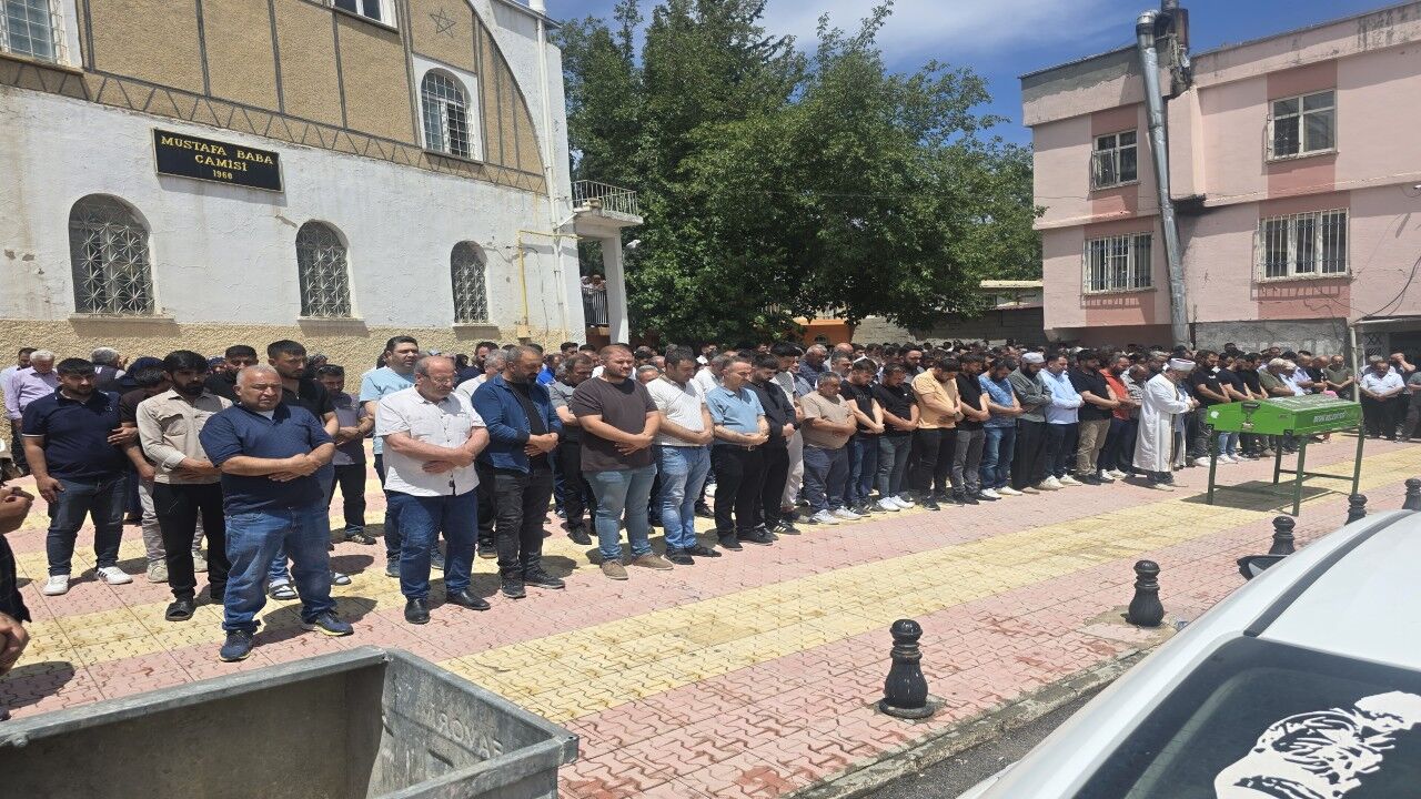 Tugay Çakmak Son Yolculuğuna Uğurlandı Besni (1) (Özel)