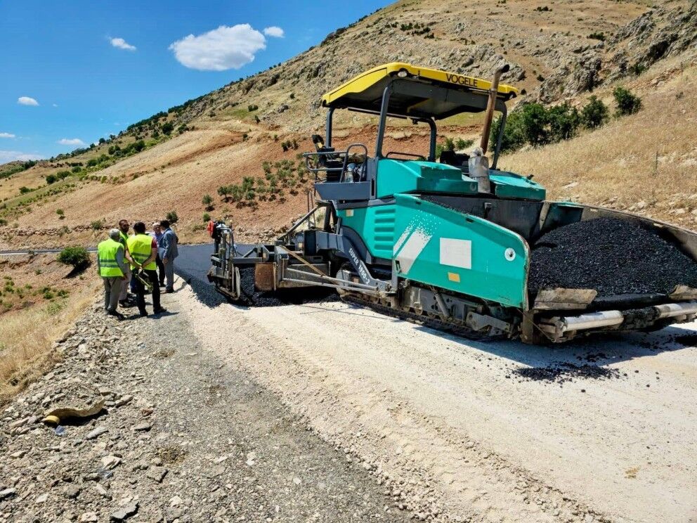 Tut Adıyaman Yolunda Çalışmalar Sürüyor1