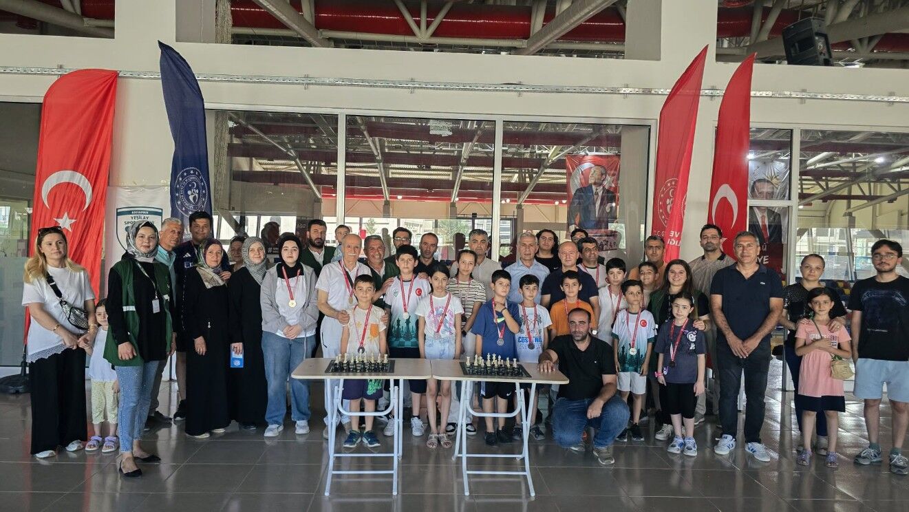 Adıyaman'da Kulüpler Satranç Turnuvası Tamamlandı