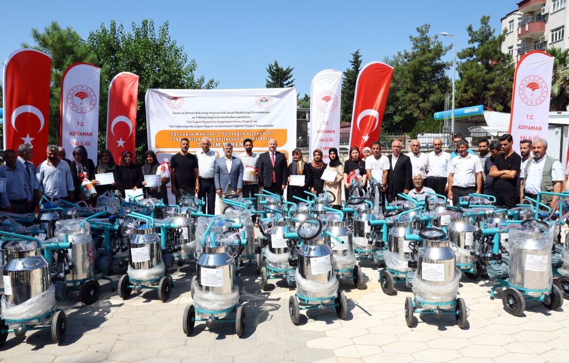Adıyaman'da Üreticilere 109 Süt Sağım Makinesi Desteği