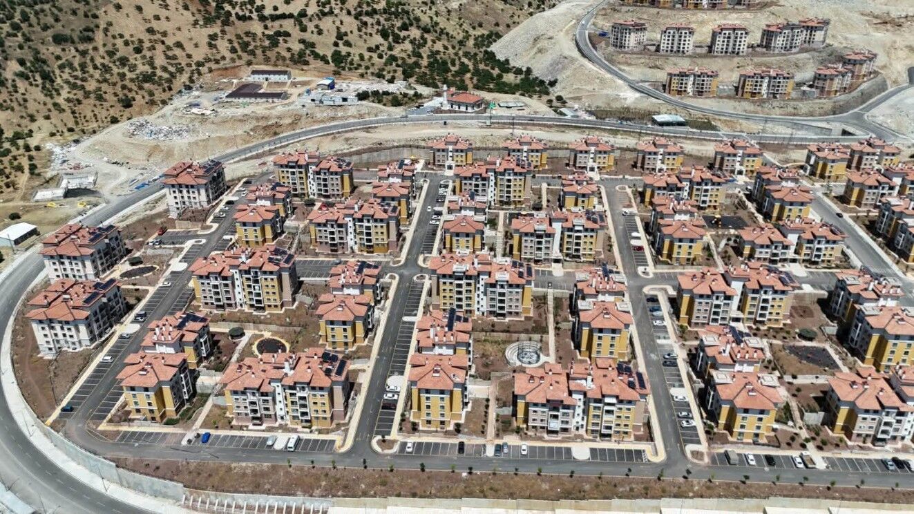 Afad Başkanı Gölbaşı'nda Depremzede Aileleri Ziyaret Etti3