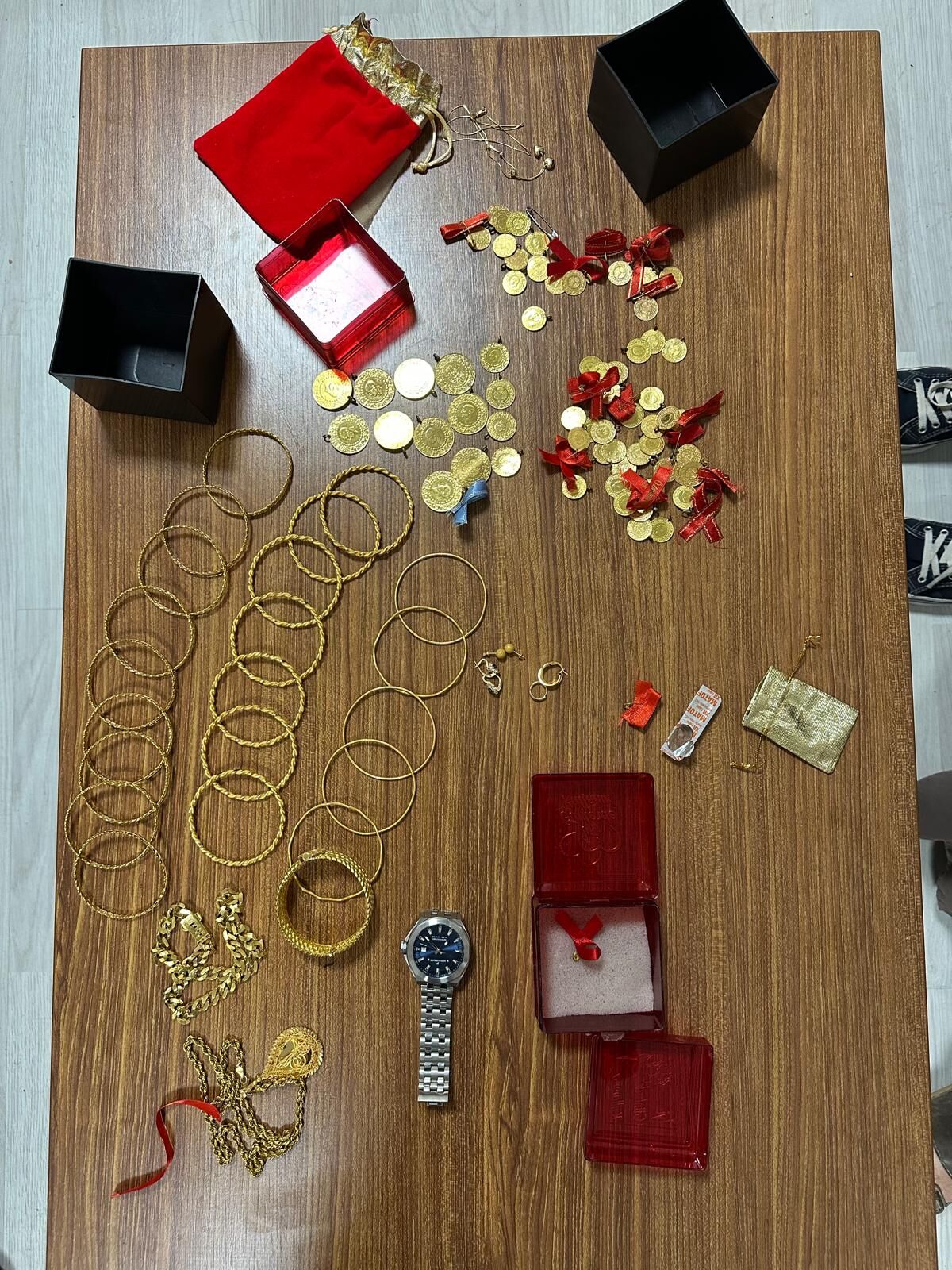 Besni Altın Dolu Çanta Dürüstlük Örneği (1)