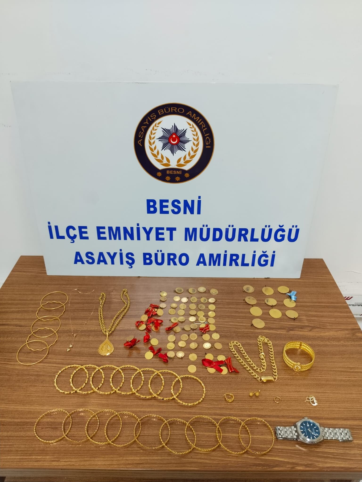 Besni Altın Dolu Çanta Dürüstlük Örneği (2)