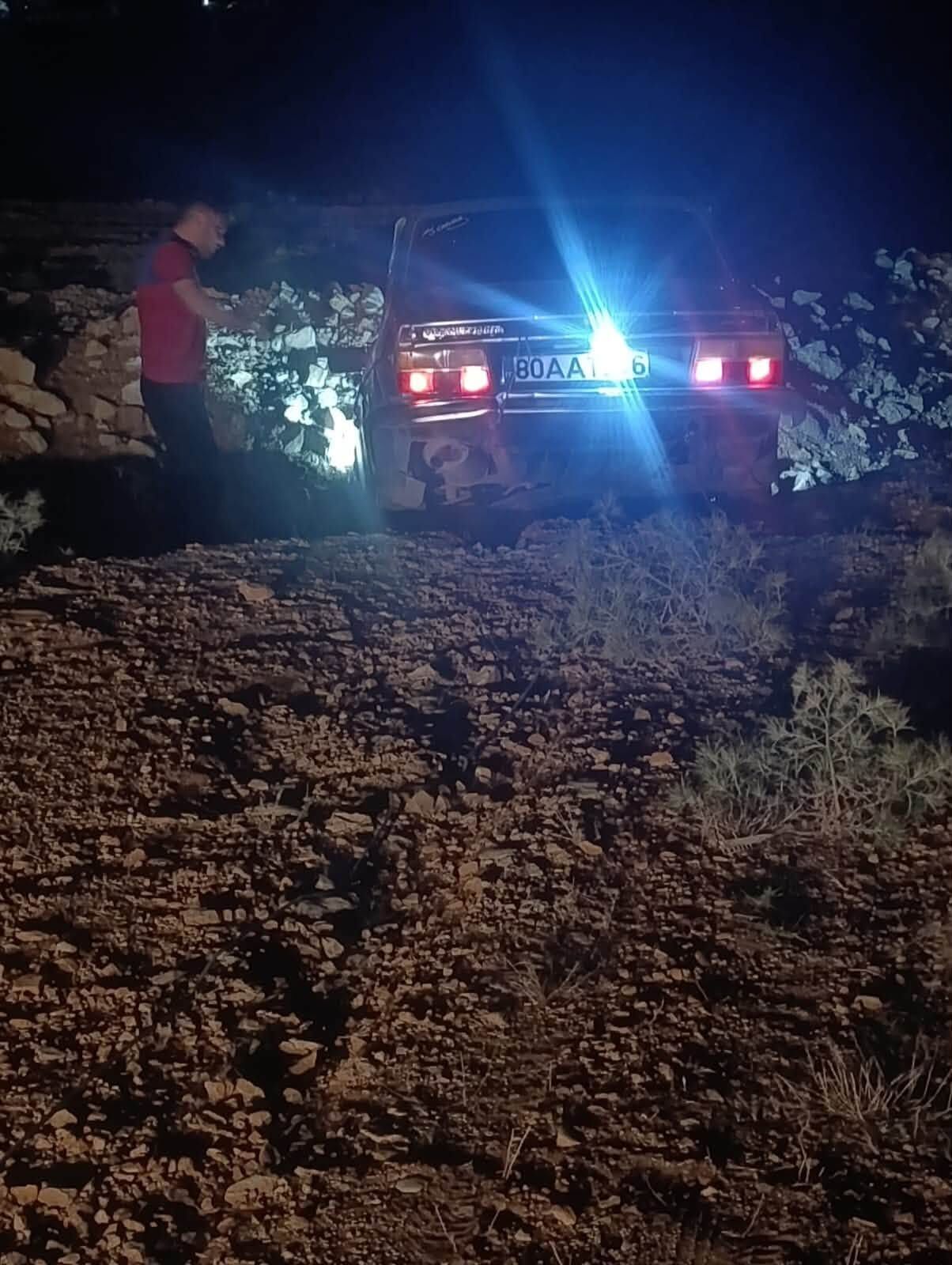 Besni'de Kontrolden Çıkan Otomobil Kaza Yaptı (1)