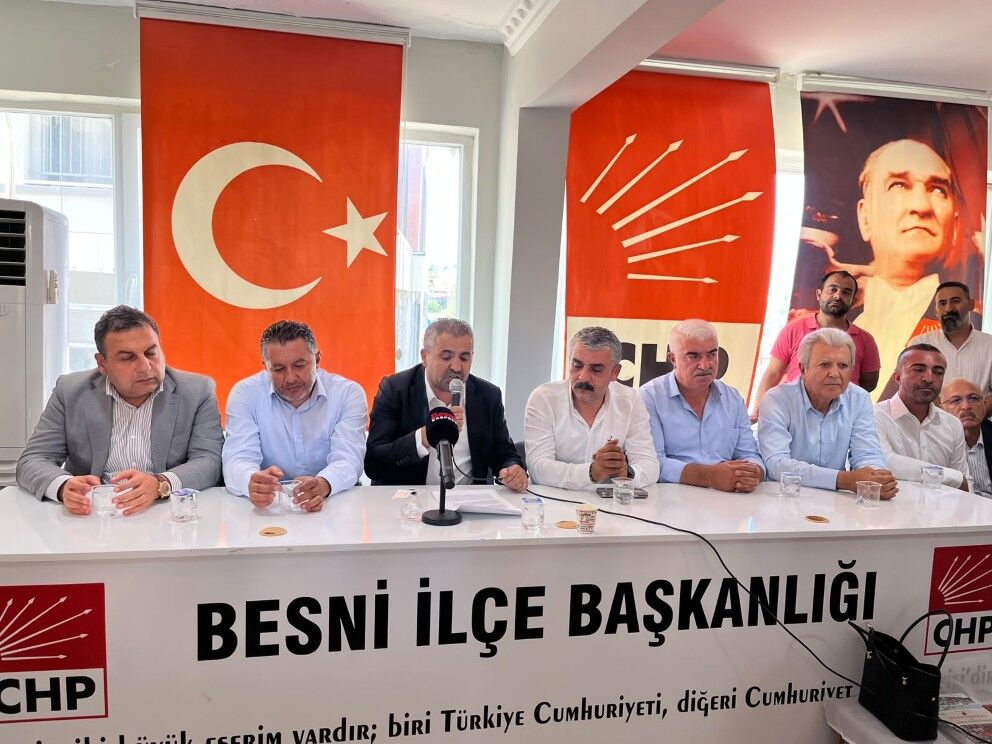 Chp’den 3 Belediye Başkanı Ve 4 İlçe Teşkilatı Yeni Parti’ye Geçti