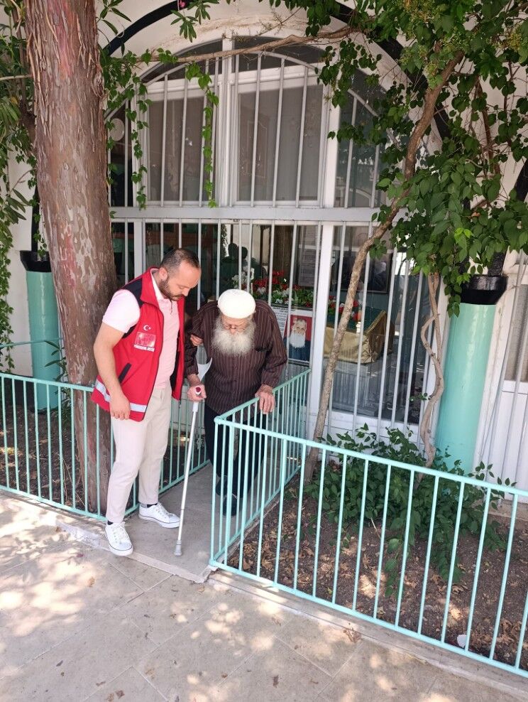 Hasan Dede'nin Cuma Namazı Özlemi Giderildi3