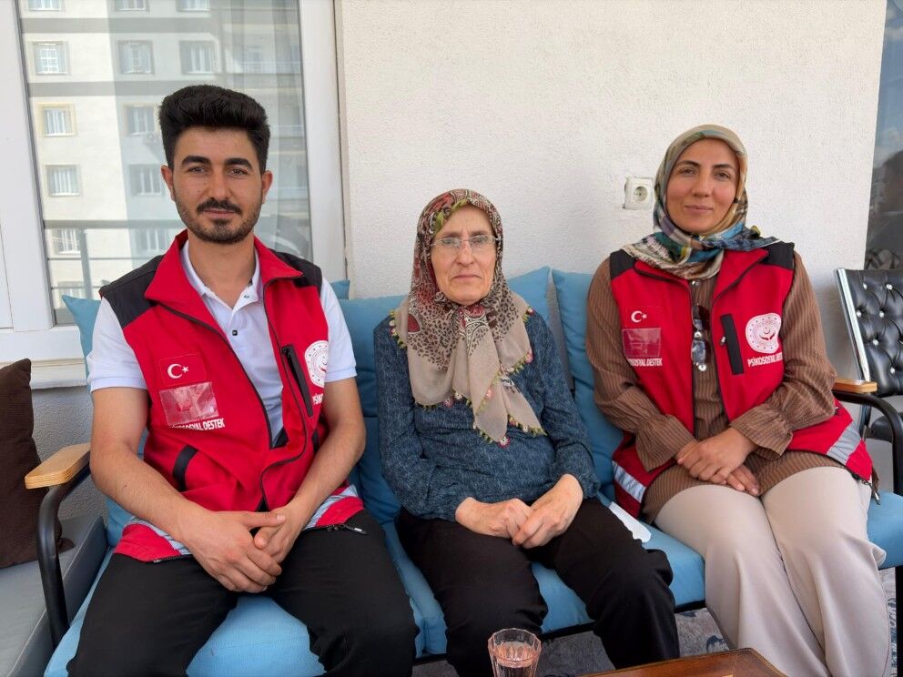 Hati̇ce Deni̇z Bi̇r Ömre Siğan Şi̇fa Hi̇kâyesi̇1