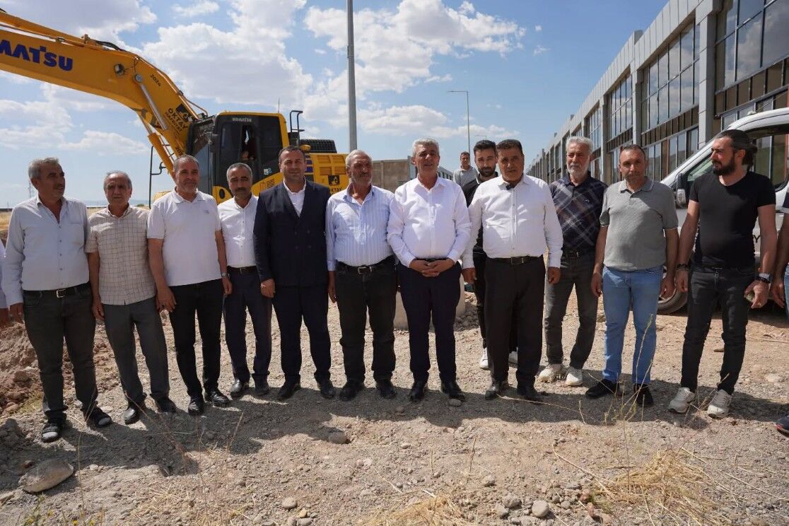 Kahta Oto Galericiler Sitesi'nde Altyapı Başladı1