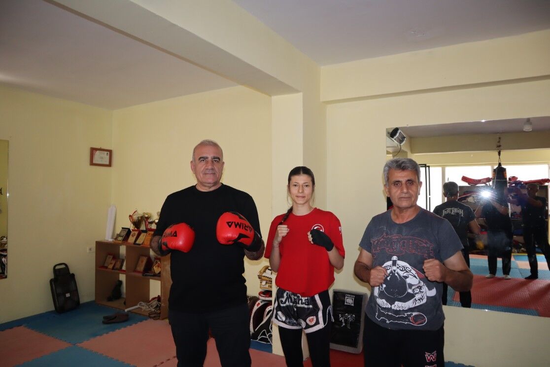 Milletvekili Özhan'dan Berfin Polat'a Sürpriz Moral8