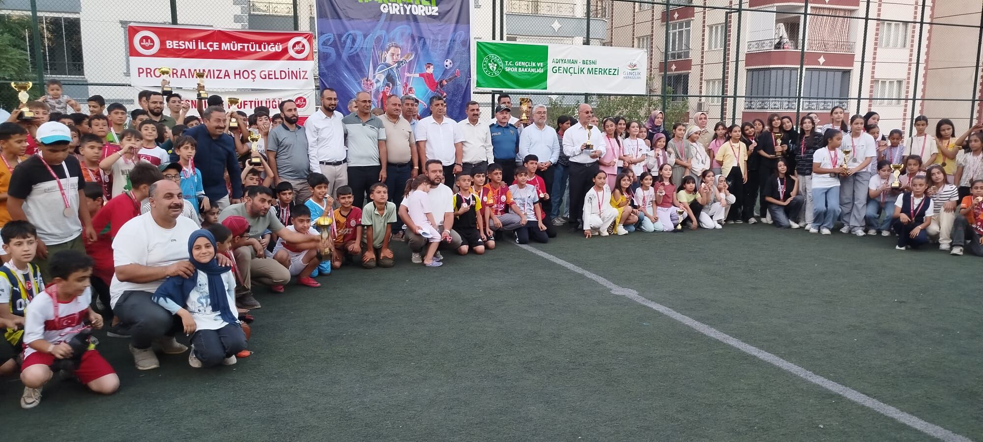 1. Besni’de 550 Öğrenci Spor Ve Kardeşlik İçin Aynı Sahadaydı