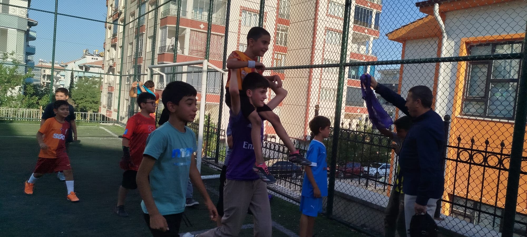 5. Besni’de 550 Öğrenci Spor Ve Kardeşlik İçin Aynı Sahadaydı