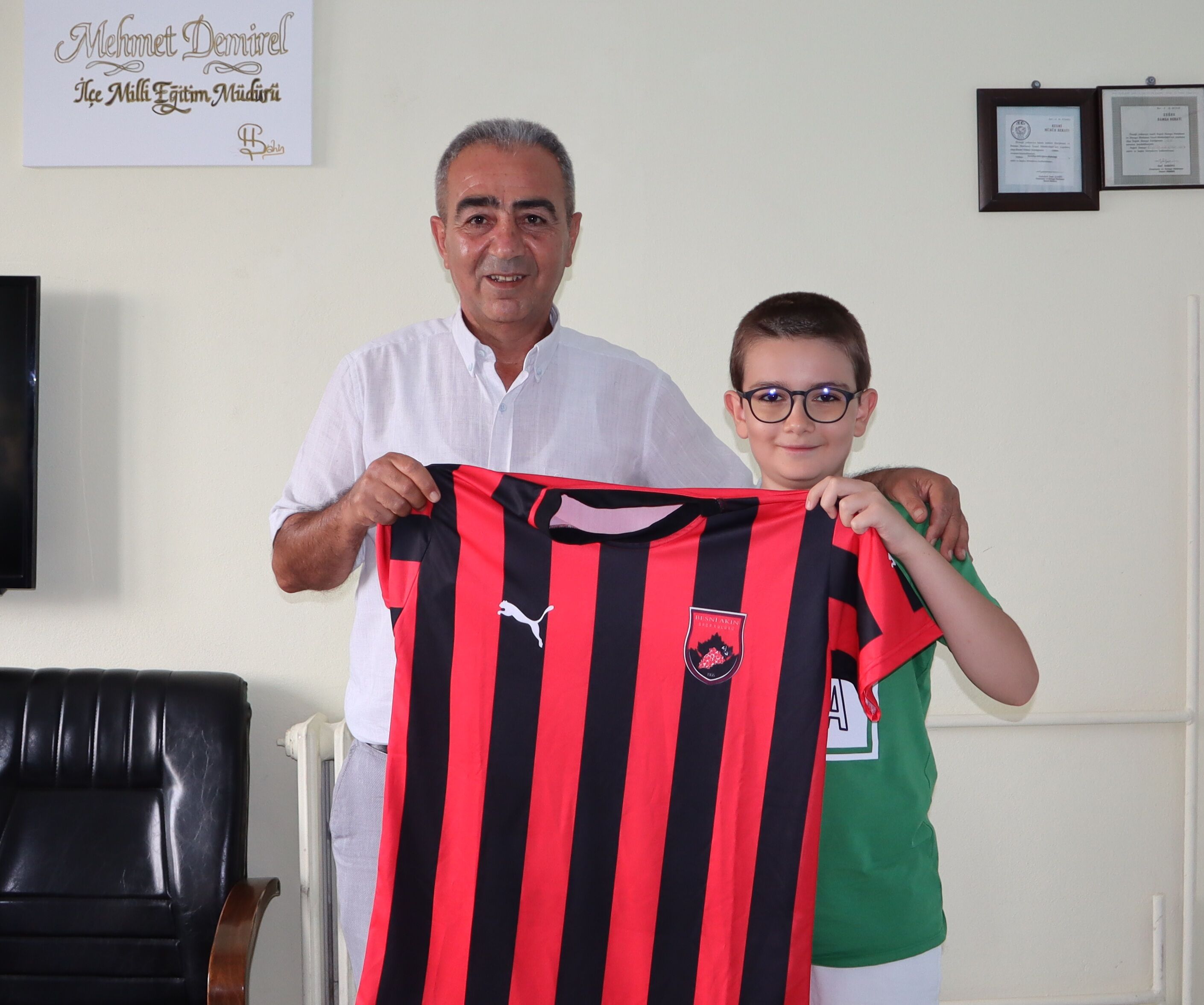 Besni Akınspor’dan Küçük Fanatik Taraftara Forma1